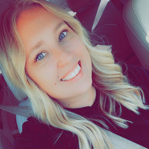 Meet your Posher, Chloe